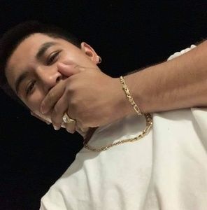 Meet your Posher, Max